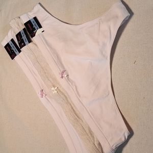 🎀 3 Pairs of Thong Panties